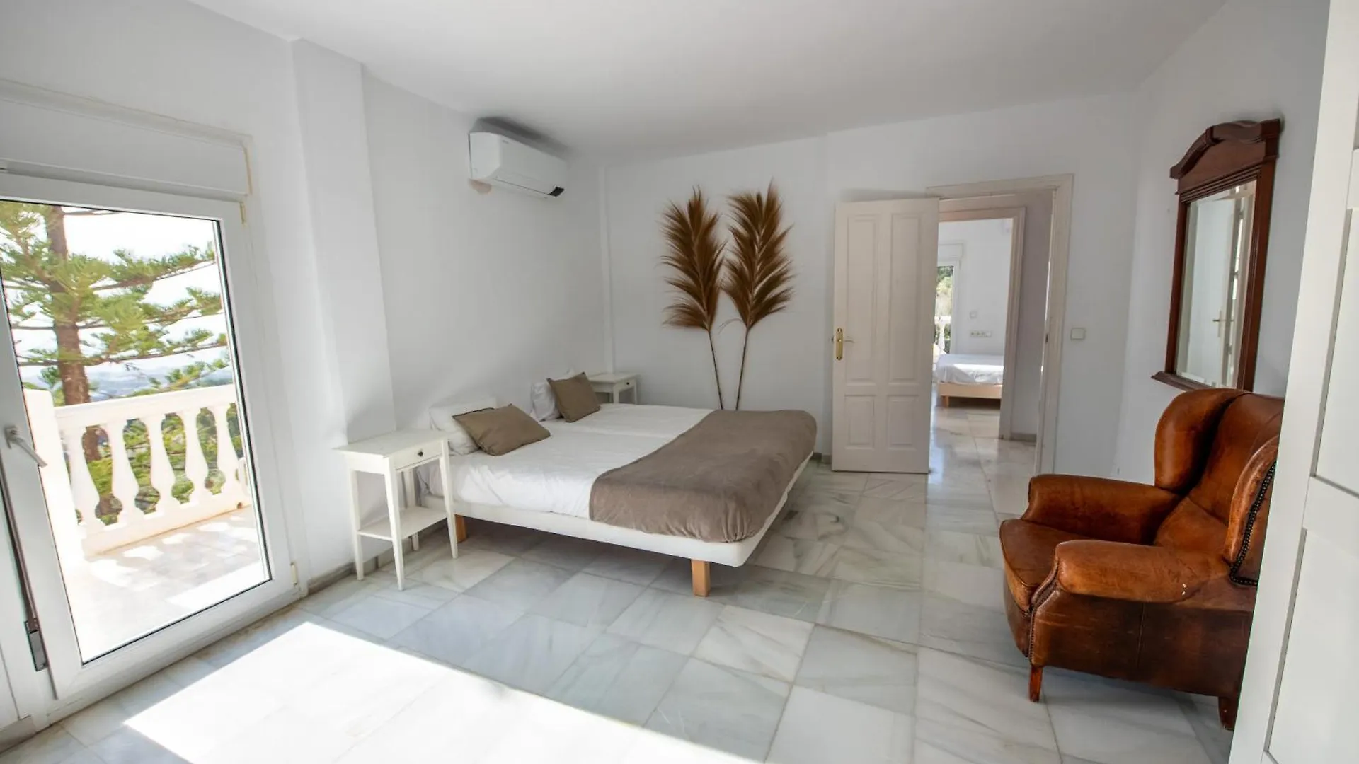 Gran Villa Con Vistas Al Mar Y Piscina Privada Malaga